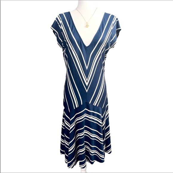 Ralph Lauren Sport Navy and Ivory Chevron Stripe MIDI Dress Size L - Picture 1 of 2